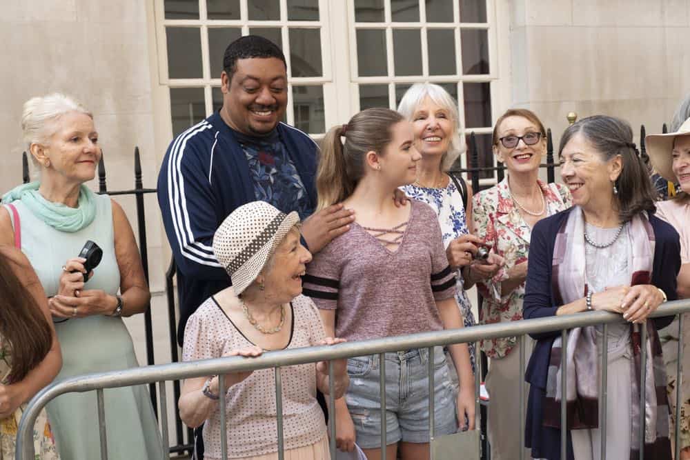 SPEECHLESS - "L-O-N-- LONDON (Part 2)" - Maya must choose between asking her father for money to save their house and a lasting relationship with him. Ray strives to bond with his new British family, only to discover Dylan's the one with a surprising connection. Meanwhile, JJ shows Kenneth a good time off-the-clock, and Jimmy inadvertently finds love, on "Speechless," FRIDAY, OCT. 12 (8:30-9:00 p.m. EDT), as part of the new TGIF programming block on The ABC Television Network. (ABC/Angus Young)
