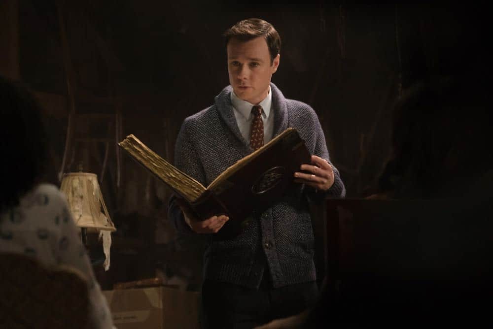 Charmed -- "Pilot"-- Image Number: CMD101c_0178.jpg -- Pictured: Rupert Evans as Harry Greenwood -- Photo: Katie Yu/The CW -- é 2018 The CW Network, LLC. All Rights Reserved. Charmed -- "Pilot"-- Image Number: CMD101c_0178.jpg -- Pictured: Rupert Evans as Harry Greenwood -- Photo: Katie Yu/The CW -- é 2018 The CW Network, LLC. All Rights Reserved.