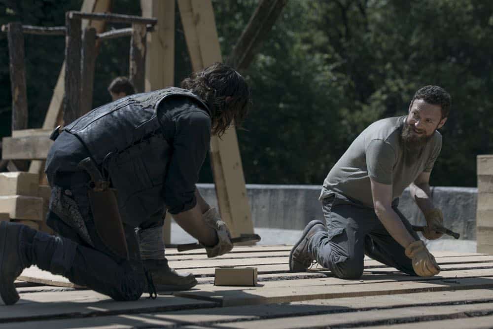 Norman Reedus as Daryl Dixon, Ross Marquand as Aaron - The Walking Dead _ Season 9, Episode 2 - Photo Credit: Jackson Lee Davis/AMC Norman Reedus as Daryl Dixon, Ross Marquand as Aaron - The Walking Dead _ Season 9, Episode 2 - Photo Credit: Jackson Lee Davis/AMC