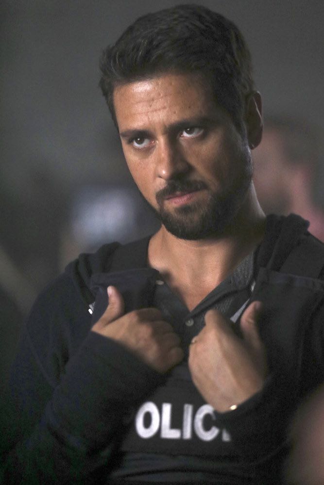 MANIFEST -- "Unclaimed Baggage" Episode 104 -- Pictured: J.R. Ramirez as Det. Jared Vasquez -- (Photo by: Craig Blankenhorn/NBC/Warner Brothers)