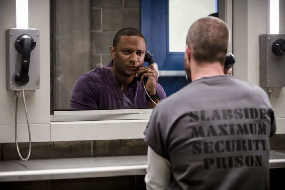 Arrow -- "Inmate #4587" -- Image Number: AR701A_0028b.jpg -- Pictured (L-R): David Ramsey as John Diggle and Stephen Amell as Oliver Queen/Green Arrow -- Photo: Jack Rowand/The CW -- é The CW Network, LLC. All rights reserved. Arrow -- "Inmate #4587" -- Image Number: AR701A_0028b.jpg -- Pictured (L-R): David Ramsey as John Diggle and Stephen Amell as Oliver Queen/Green Arrow -- Photo: Jack Rowand/The CW -- é The CW Network, LLC. All rights reserved.