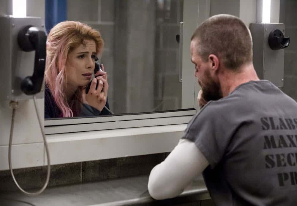 Arrow -- "Inmate #4587" -- Image Number: AR701A_0086b.jpg -- Pictured (L-R): Emily Bett Rickards as Felicity Smoak and Stephen Amell as Oliver Queen/Green Arrow -- Photo: Jack Rowand/The CW -- é The CW Network, LLC. All rights reserved. Arrow -- "Inmate #4587" -- Image Number: AR701A_0086b.jpg -- Pictured (L-R): Emily Bett Rickards as Felicity Smoak and Stephen Amell as Oliver Queen/Green Arrow -- Photo: Jack Rowand/The CW -- é The CW Network, LLC. All rights reserved.