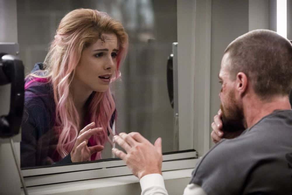 Arrow -- "Inmate #4587" -- Image Number: AR701A_0096b.jpg -- Pictured (L-R): Emily Bett Rickards as Felicity Smoak and Stephen Amell as Oliver Queen/Green Arrow -- Photo: Jack Rowand/The CW -- é The CW Network, LLC. All rights reserved. Arrow -- "Inmate #4587" -- Image Number: AR701A_0096b.jpg -- Pictured (L-R): Emily Bett Rickards as Felicity Smoak and Stephen Amell as Oliver Queen/Green Arrow -- Photo: Jack Rowand/The CW -- é The CW Network, LLC. All rights reserved.
