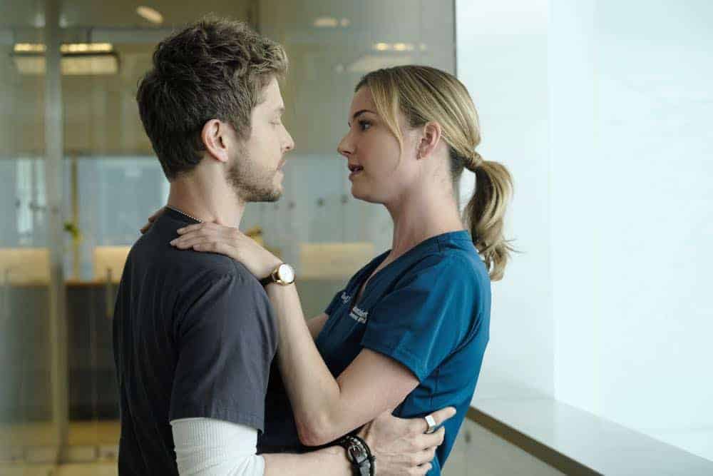THE RESIDENT: L-R: Matt Czuchry and Emily VanCamp in the "About Time" episode of THE RESIDENT airing Monday, Oct. 15 (8:00-9:00 PM ET/PT) on FOX. ©2018 Fox Broadcasting Co. Cr: Guy D'AlemaFOX.