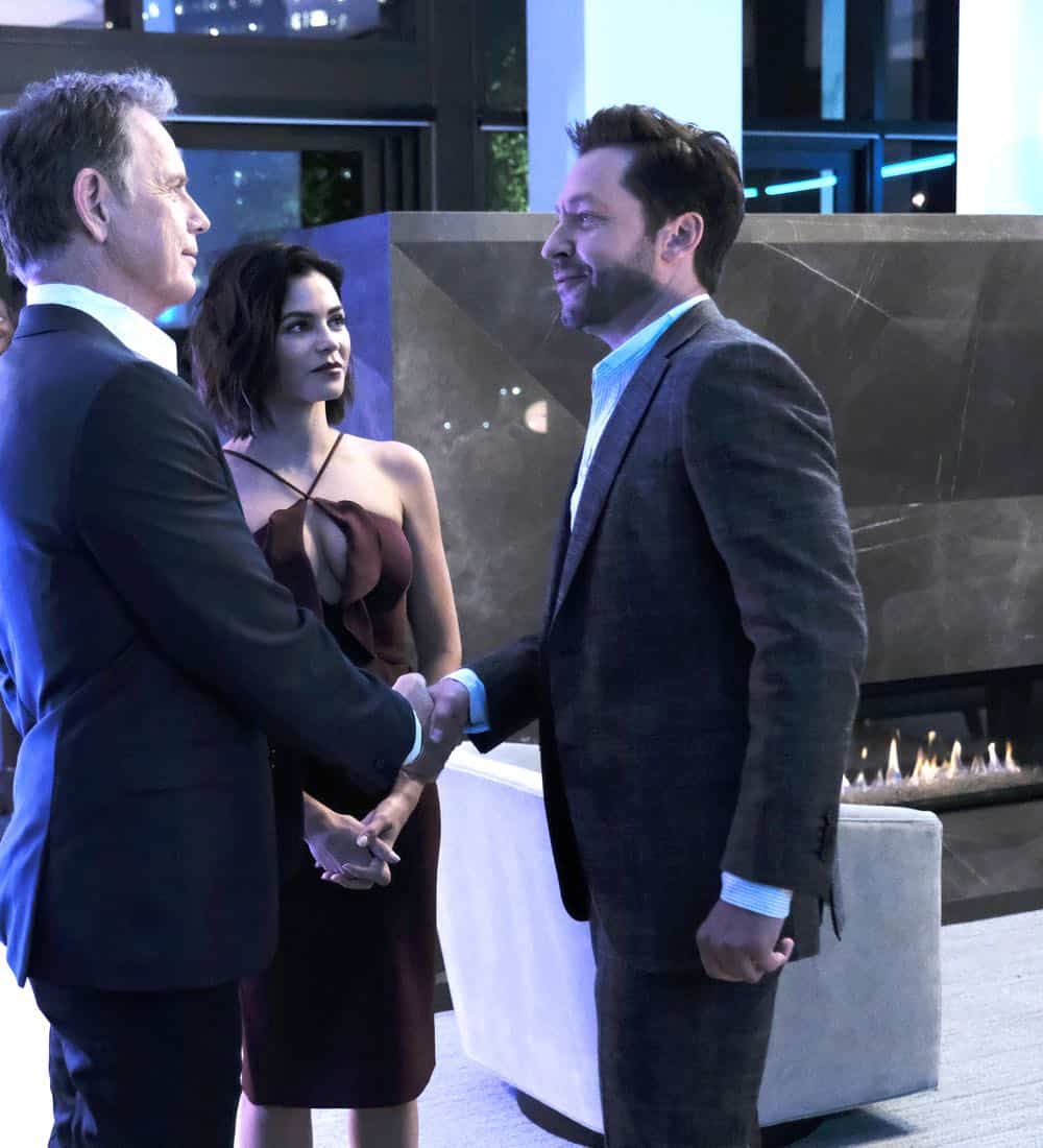 THE RESIDENT: L-R: Bruce Greenwood, guest star Jenna Dewan and guest star Michael Weston in the "About Time" episode of THE RESIDENT airing Monday, Oct. 15 (8:00-9:00 PM ET/PT) on FOX. ©2018 Fox Broadcasting Co. Cr: Guy D'AlemaFOX. THE RESIDENT: L-R: Bruce Greenwood, guest star Jenna Dewan and guest star Michael Weston in the "About Time" episode of THE RESIDENT airing Monday, Oct. 15 (8:00-9:00 PM ET/PT) on FOX. ©2018 Fox Broadcasting Co. Cr: Guy D'AlemaFOX.