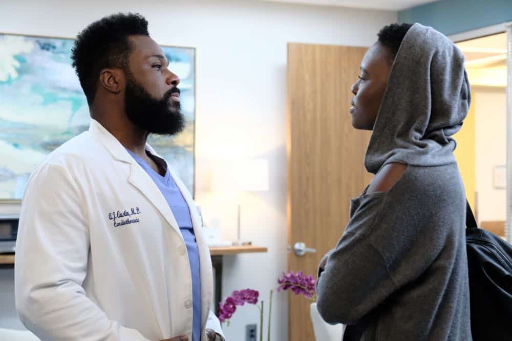 THE RESIDENT: L-R: Malcolm Jamal Warner and Shaunette Renée Wilson in the "About Time" episode of THE RESIDENT airing Monday, Oct. 15 (8:00-9:00 PM ET/PT) on FOX. ©2018 Fox Broadcasting Co. Cr: Guy D'AlemaFOX.