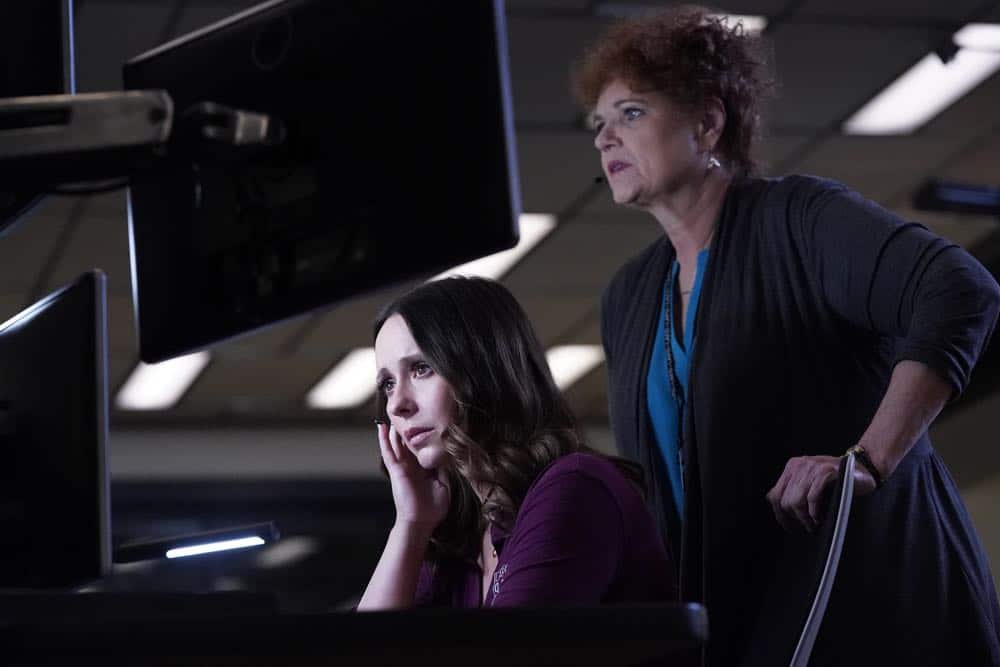 9-1-1: L-R: Jennifer Love Hewitt and guest star Debra Christofferson in the “Awful People” episode of 9-1-1 airing Monday, Oct. 15 (9:00-10:00 PM ET/PT) on FOX. © 2018 FOX Broadcasting. CR: Greg Gayne / FOX.
