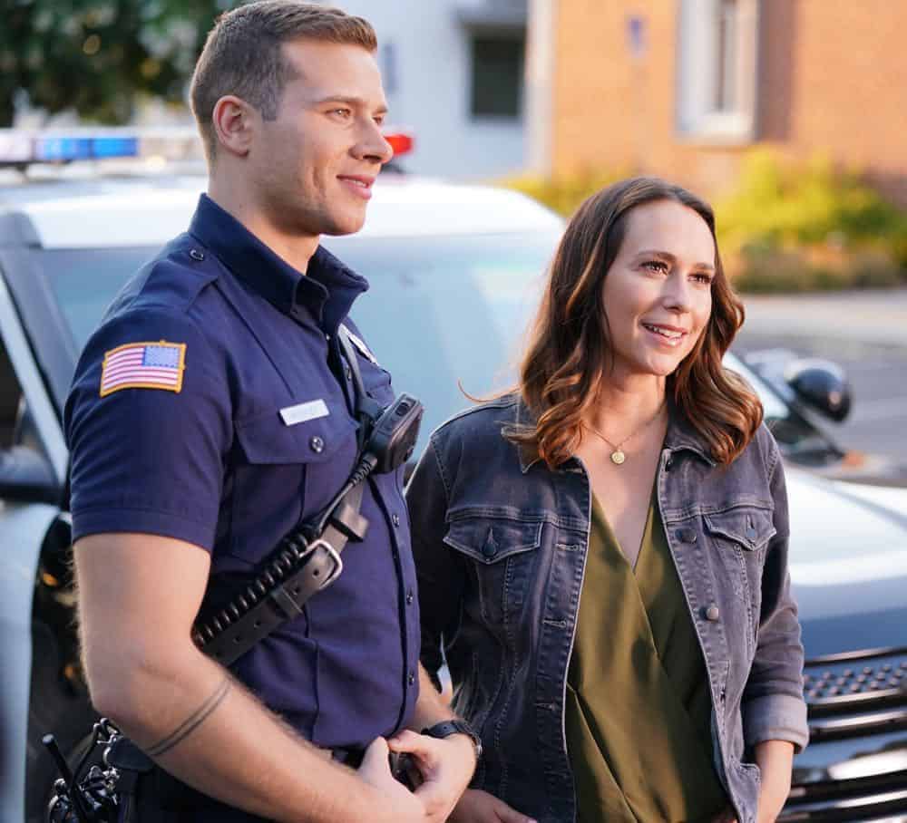 9-1-1: L-R: Oliver Stark and Jennifer Love Hewitt in the “Awful People” episode of 9-1-1 airing Monday, Oct. 15 (9:00-10:00 PM ET/PT) on FOX. © 2018 FOX Broadcasting. CR: Tyler Golden / FOX. 9-1-1: L-R: Oliver Stark and Jennifer Love Hewitt in the “Awful People” episode of 9-1-1 airing Monday, Oct. 15 (9:00-10:00 PM ET/PT) on FOX. © 2018 FOX Broadcasting. CR: Tyler Golden / FOX.