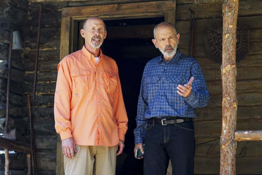 ÃÂThird WheelààGibbsàquiet vacation at his remote cabin is interrupted by a surprise visit from Tobias Fornell (Joe Spano) and Navy Captain Phillip Brooks (Don Lake), as well as a call from NCIS asking for his help locating a robber hiding in the woods near him, on NCIS, Tuesday, Oct. 16 (8:00-9:00 PM, ET/PT) on the CBS Television Network. Pictured: Don Lake, Joe Spano. Photo: Sonja Flemming/CBS é2018 CBS Broadcasting, Inc. All Rights Reserved