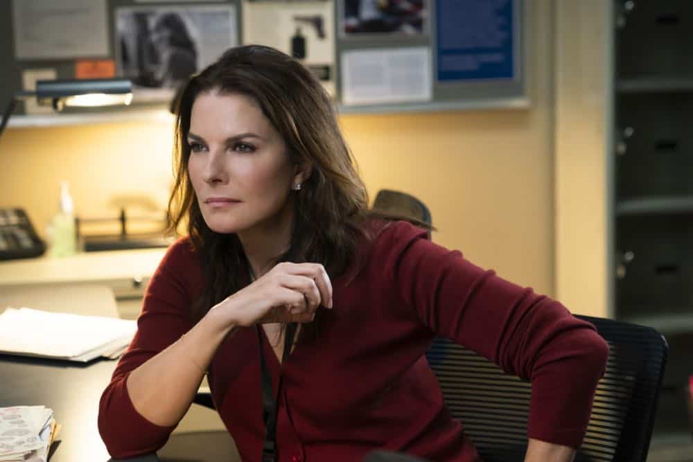 "Crossfire" - Special Agents Maggie Bell and OA Zidan rush to track down an active sniper with an elusive motive as the body count continues to rise, on FBI, Tuesday, Oct. 16 (9:00-10:00 PM, ET/PT) on the CBS Television Network. Pictured: Sela Ward Photo: Michael Parmelee/CBS é2018 CBS Broadcasting, Inc. All Rights Reserved "Crossfire" - Special Agents Maggie Bell and OA Zidan rush to track down an active sniper with an elusive motive as the body count continues to rise, on FBI, Tuesday, Oct. 16 (9:00-10:00 PM, ET/PT) on the CBS Television Network. Pictured: Sela Ward Photo: Michael Parmelee/CBS é2018 CBS Broadcasting, Inc. All Rights Reserved