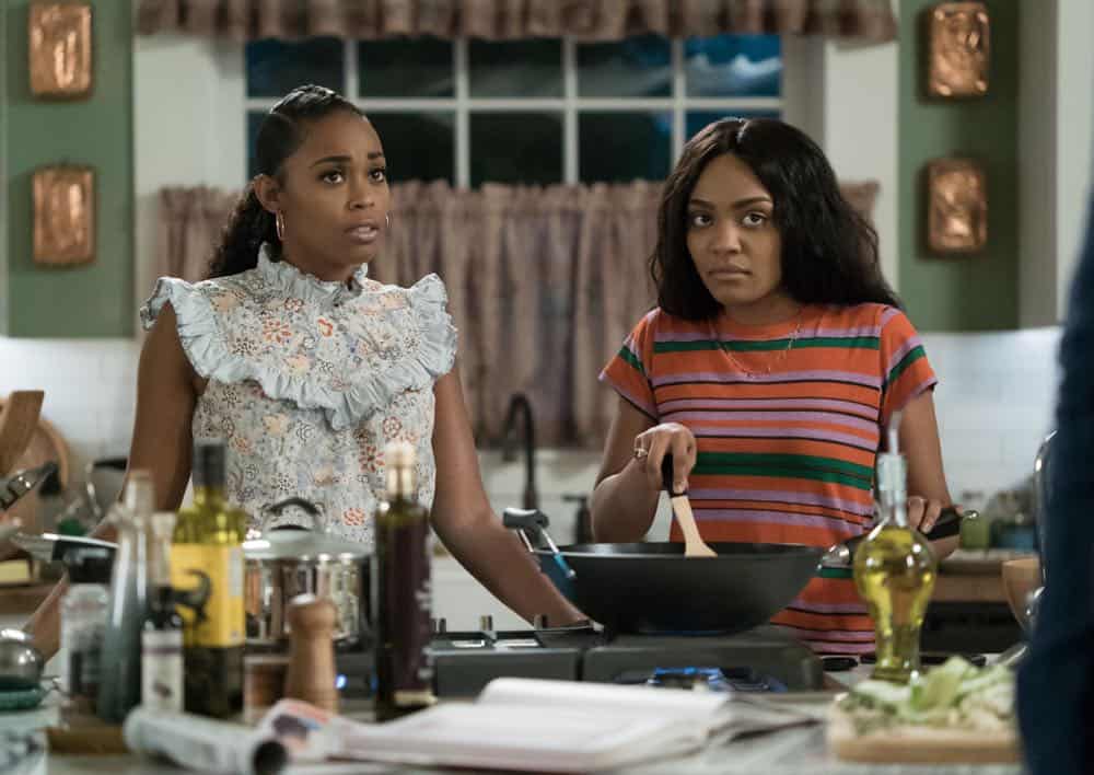 Black Lightning -- "The Book Of Consequences: Chapter Two: Black Jesus Blues" -- Image BLK202a_0068r.jpg -- Pictured (L-R): Nafessa Williams as Anissa and China Anne McClain as Jennifer -- Photo: Annette Brown/The CW -- é 2018 The CW Network, LLC. All rights reserved
