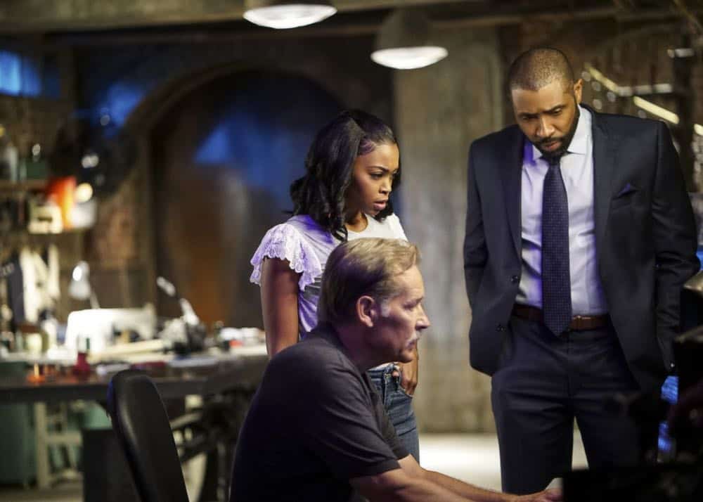 Black Lightning -- "The Book Of Consequences: Chapter Two: Black Jesus Blues" -- Image BLK202c_0344b.jpg -- Pictured (L-R): James Remar as Gambi, Nafessa Williams as Anissa and Cress Williams as Jefferson -- Photo: Annette Brown/The CW -- é 2018 The CW Network, LLC. All rights reserved