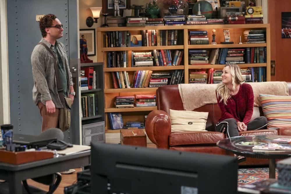 "The Planetarium Collision" -- Pictured: Leonard Hofstadter (Johnny Galecki) and Penny (Kaley Cuoco). When Amy doesn't have time to work on super-asymmetry, Sheldon goes to great lengths to ensure she's available to work with him even it if means accidentally sabotaging her career in the process. Also, Koothrappali doesn't want Wolowitz to join him in hosting a show at the planetarium, on THE BIG BANG THEORY, Thursday, Oct. 18 (8:00-8:31 PM, ET/PT) on the CBS Television Network. Emmy Award winner Bob Newhart returns as Arthur Jeffries. Photo: Michael Yarish/Warner Bros. Entertainment Inc. é 2018 WBEI. All rights reserved.