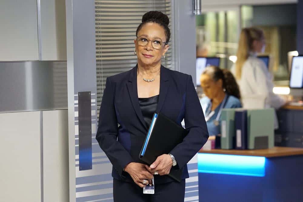 CHICAGO MED -- "Backed Against The Wall" Episode 404 -- Pictured: S. Epatha Merkerson as Sharon Goodwin -- (Photo by: Elizabeth Sisson/NBC) CHICAGO MED -- "Backed Against The Wall" Episode 404 -- Pictured: S. Epatha Merkerson as Sharon Goodwin -- (Photo by: Elizabeth Sisson/NBC)