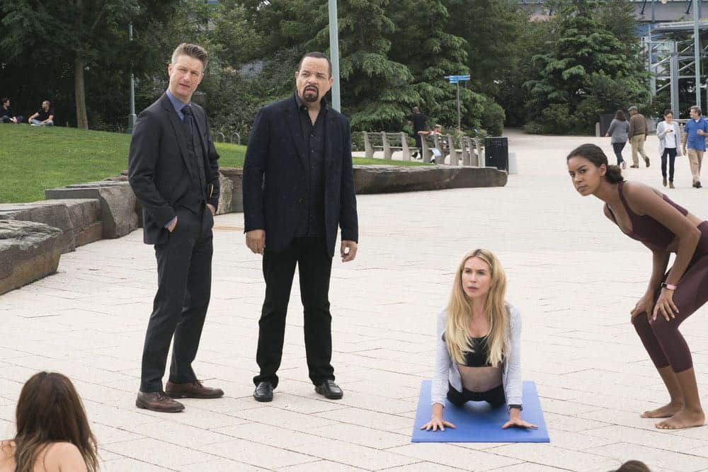 LAW & ORDER: SPECIAL VICTIMS UNIT -- "Accredo" Episode 2005 -- Pictured: (l-r) Peter Scanavino as Dominick "Sonny" Carisi, Ice T as Odafin "Fin" Tutuola, Sarah Carter as Lilah Finch, Alice Hamid as Nanette -- (Photo by: Barbara Nitke/NBC)
