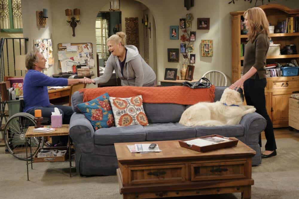 "Big Sauce and Coconut Water" -- Christy is certain that Bonnie is in over her head when she invites a freshly-paroled Tammy (Kristen Johnston) to stay with them, on MOM, Thursday, date (9:01-9:30 PM, ET/PT) on the CBS Television Network. Pictured L to R: William Fichtner as Adam, Kristen Johnston as Tammy, and Allison Janney as Bonnie. Photo: Darren Michaels/Warner Bros. Entertainment Inc. é 2018 WBEI. All rights reserved. "Big Sauce and Coconut Water" -- Christy is certain that Bonnie is in over her head when she invites a freshly-paroled Tammy (Kristen Johnston) to stay with them, on MOM, Thursday, date (9:01-9:30 PM, ET/PT) on the CBS Television Network. Pictured L to R: William Fichtner as Adam, Kristen Johnston as Tammy, and Allison Janney as Bonnie. Photo: Darren Michaels/Warner Bros. Entertainment Inc. é 2018 WBEI. All rights reserved.