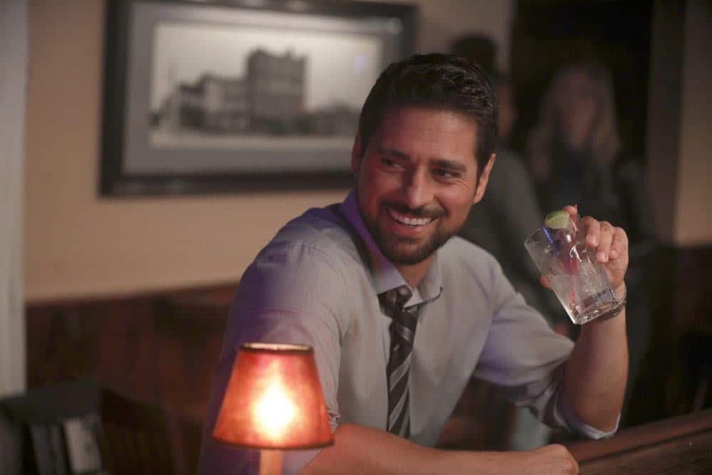 MANIFEST -- "Connecting Flights" Episode 105 -- Pictured: J.R. Ramirez as Jared Vasquez -- (Photo by: Craig Blankenhorn/NBC/Warner Brothers) MANIFEST -- "Connecting Flights" Episode 105 -- Pictured: J.R. Ramirez as Jared Vasquez -- (Photo by: Craig Blankenhorn/NBC/Warner Brothers)
