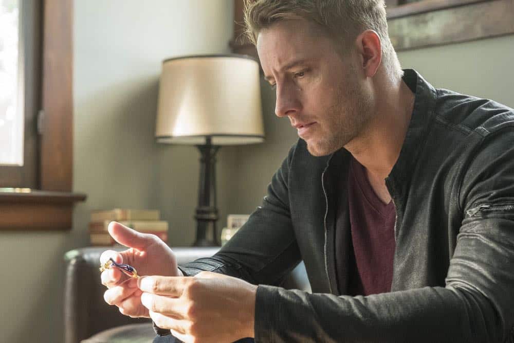 THIS IS US -- "Toby" Episode 305 -- Pictured: Justin Hartley as Kevin Pearson -- (Photo by: Ron Batzdorff/NBC)