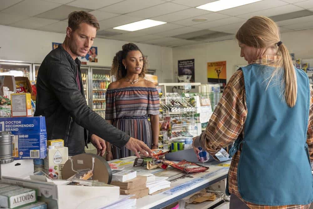 THIS IS US -- "Toby" Episode 305 -- Pictured: (l-r) Justin Hartley as Kevin Pearson, Melanie Liburd as Zoe -- (Photo by: Ron Batzdorff/NBC) THIS IS US -- "Toby" Episode 305 -- Pictured: (l-r) Justin Hartley as Kevin Pearson, Melanie Liburd as Zoe -- (Photo by: Ron Batzdorff/NBC)
