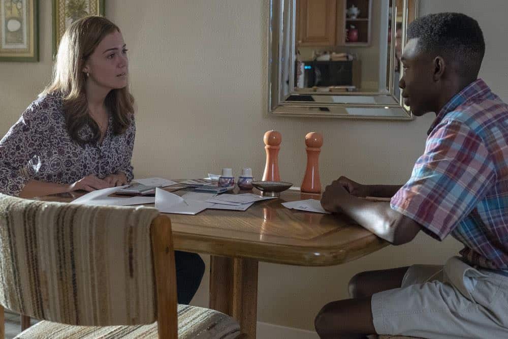 THIS IS US -- "Toby" Episode 305 -- Pictured: (l-r) Mandy Moore as Rebecca Pearson, Niles Fitch as Teenage Randall -- (Photo by: Ron Batzdorff/NBC) THIS IS US -- "Toby" Episode 305 -- Pictured: (l-r) Mandy Moore as Rebecca Pearson, Niles Fitch as Teenage Randall -- (Photo by: Ron Batzdorff/NBC)