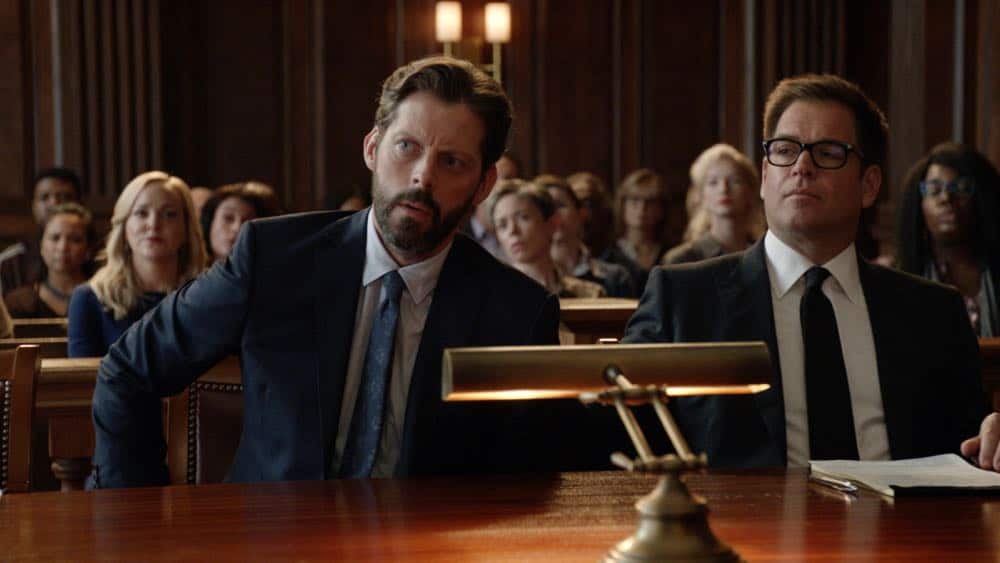 "Fool Me Twice" - Bull and the TAC team help one of their own when Marissa's restauranteur husband is charged with involuntary manslaughter after one of his employees dies in a kitchen fire allegedly caused by negligence. During voire dire, Bull and Benny aim to select jurors who will believe the fire was an accident and not a pattern of irresponsible management, on BULL, Monday, Oct. 29 (10:00-11:00 PM, ET/PT) on the CBS Television Network. Pictured L-R: David Furr as Greg Valerian and Michael Weatherly as Dr. Jason Bull Photo: CBS é2018 CBS Broadcasting, Inc. All Rights Reserved