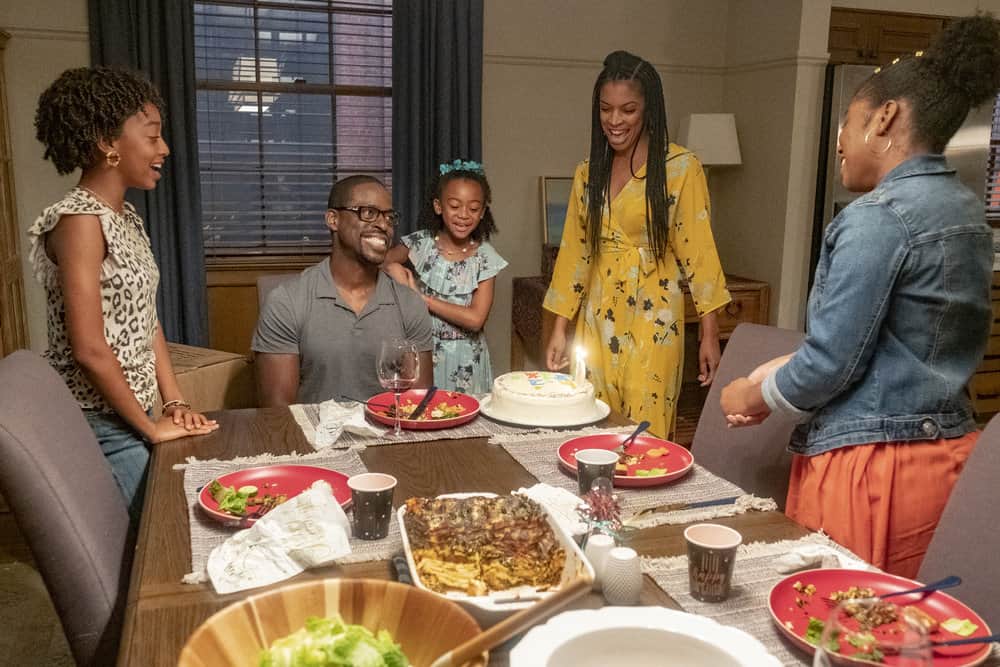 THIS IS US -- "Strangers" Episode 401 -- Pictured: (l-r) Eris Baker as Tess Pearson, Sterling K. Brown as Randall, Faithe Herman as Annie Pearson, Susan Kelichi Watson as Beth Pearson, Lyric Ross as Deja -- (Photo by: Ron Batzdorff/NBC)