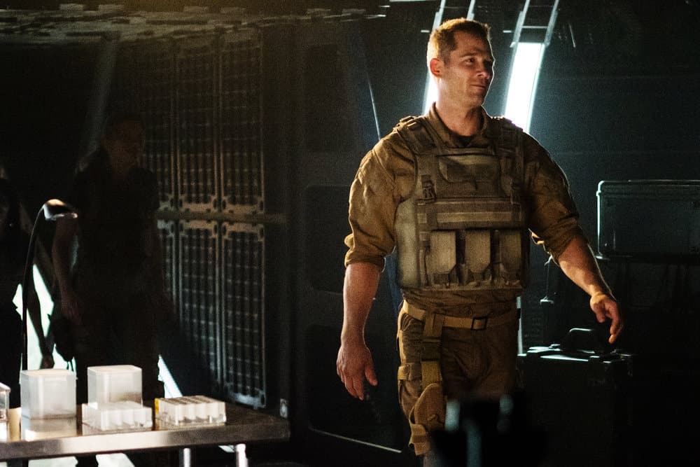 KILLJOYS -- "Cherchez La Bitch" Episode 507 -- Pictured: Luke Macfarlane as D'Avin -- (Photo by: Brendan Adam-Zwelling/Killjoys V Productions Limited/SYFY)