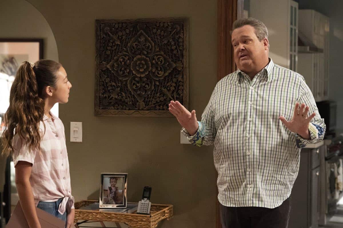 MODERN FAMILY Season 11 Episode 1 Photos New Kids On The Block SEAT42F